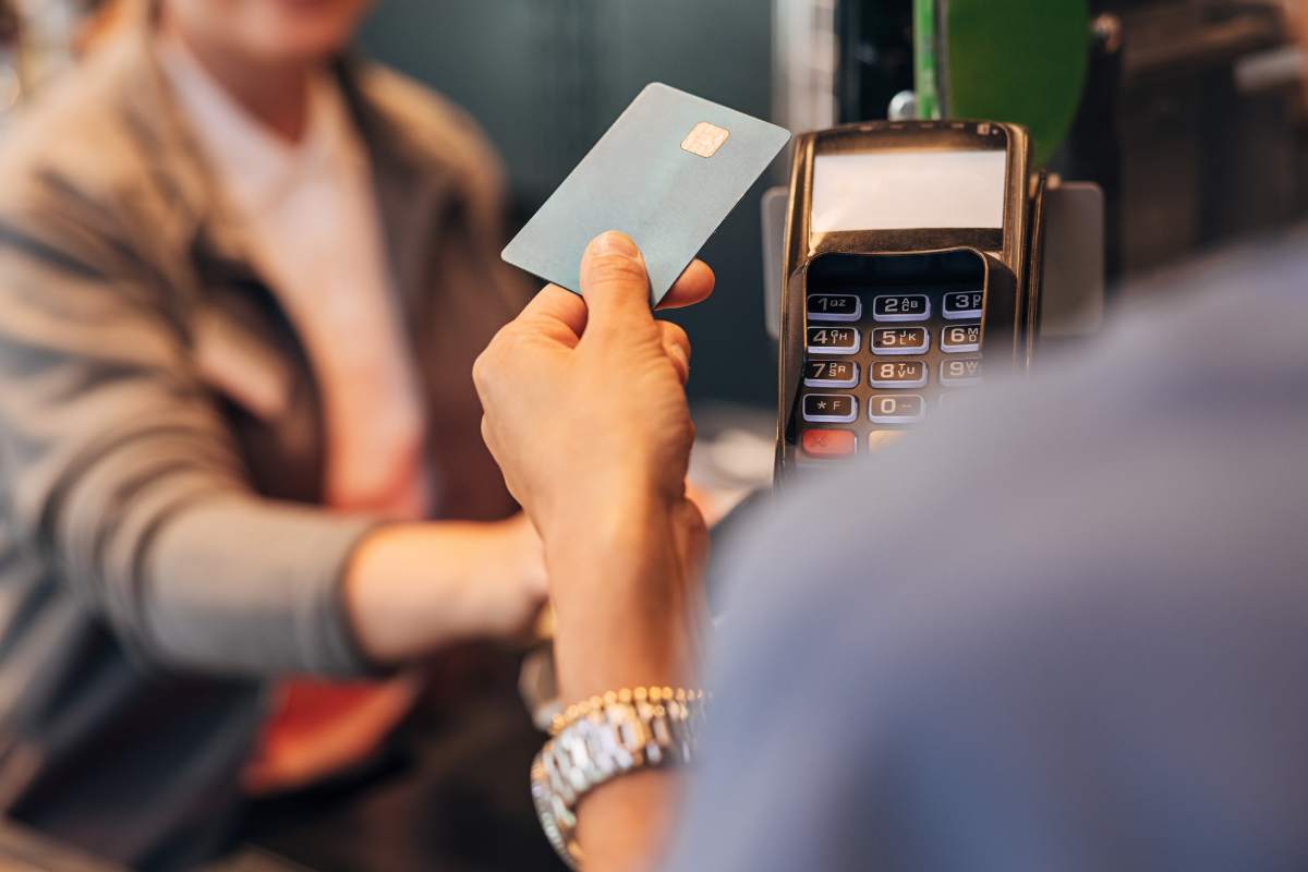 Non serve il pin per rubarti i soldi al bancomat: la nuova truffa del POS