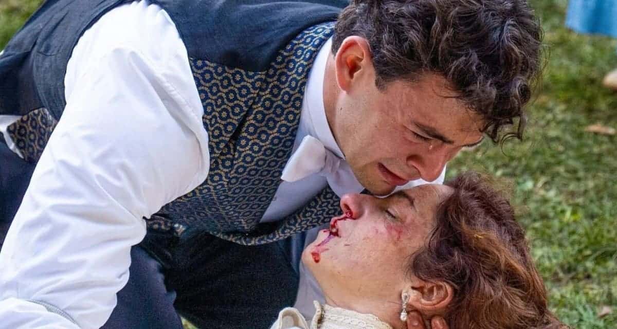 Curro in una scena de La Promessa, devastato dalla morte di Eugenia nelle puntate della settimana di aprile 2026